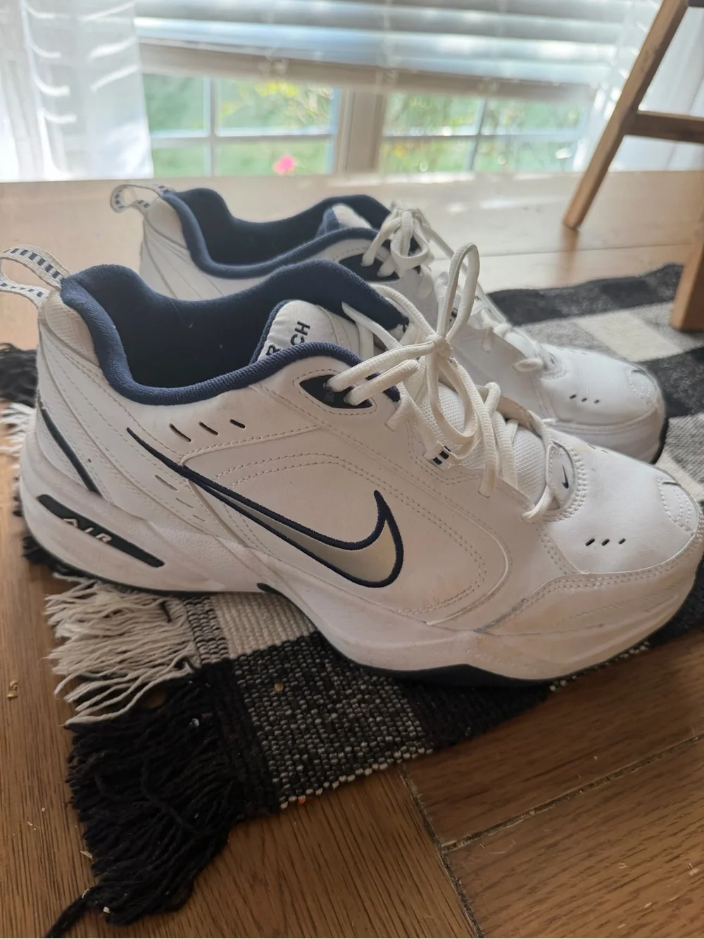 Nike White and Navy Men's Athletic Sneakers
